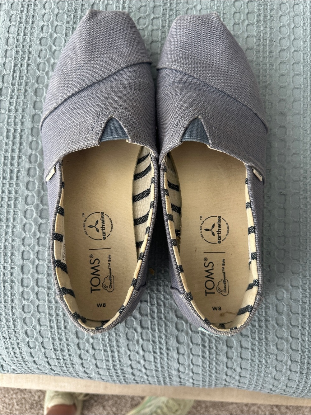 Toms Women’s Slip-On Canvas Flats in Light Gray